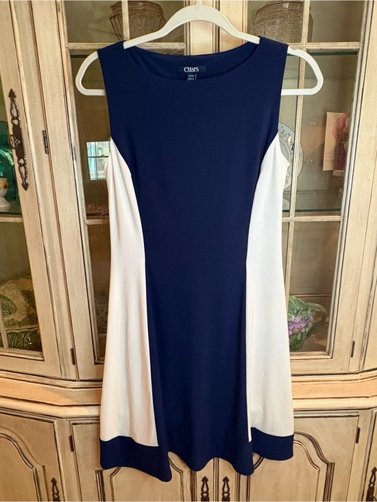 Chaps Dresses & Skirts - Chaps Navy and White Colorblock Sleeveless Sheath Dress